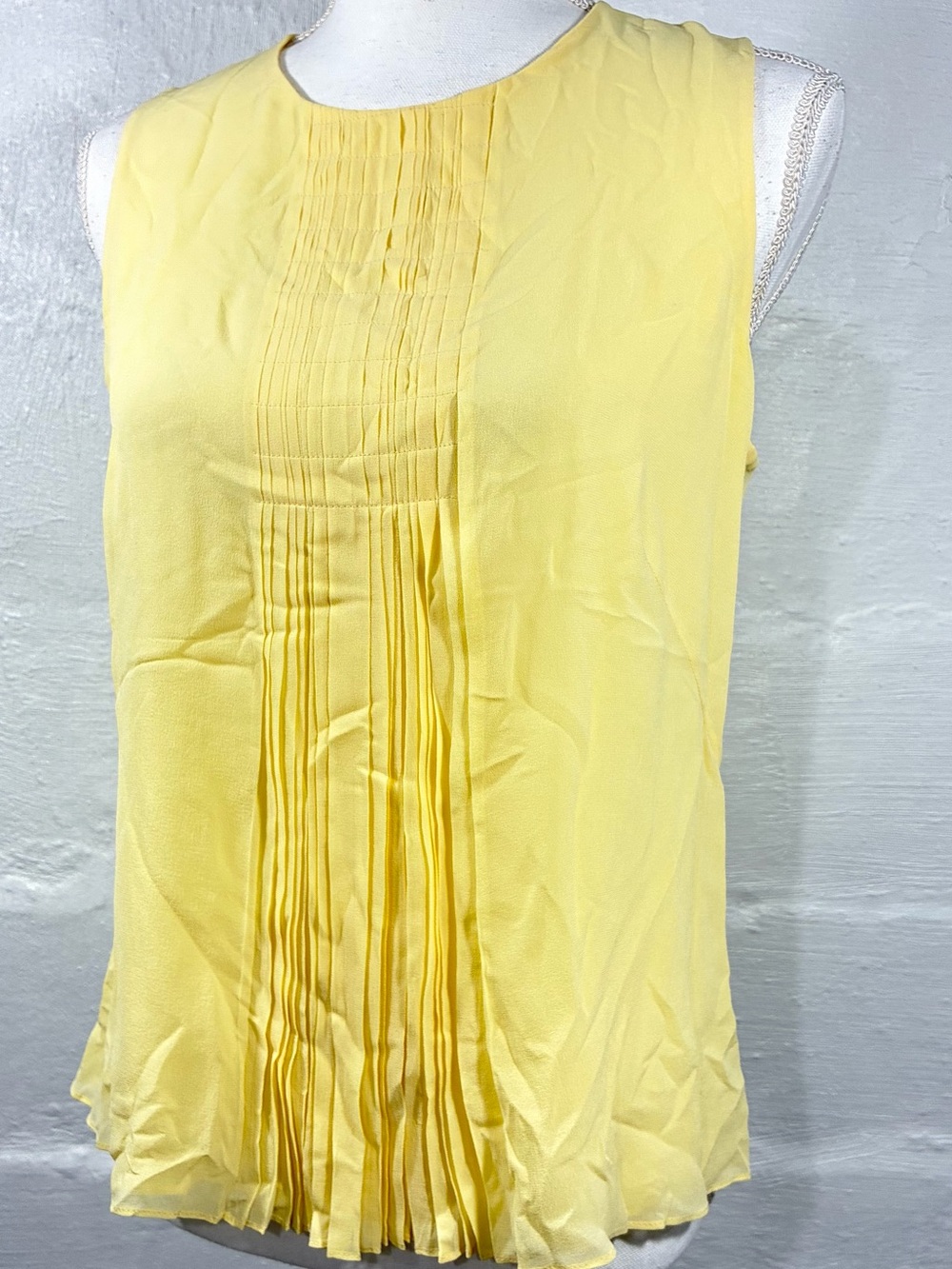AKRIS BERGDORF GOODMAN MULBERRY SILK SLEEVELESS TOP